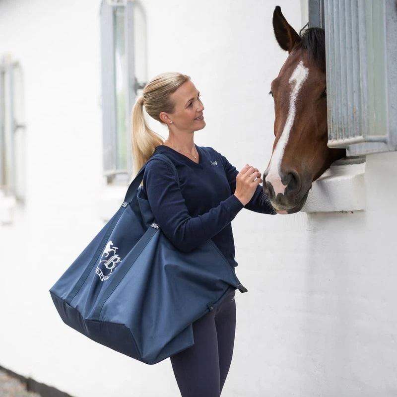 B Vertigo Helsinki Large Travel Bag - Dark Navy 2 B Vertigo Helsinki Large Travel Bag - Dark Navy - Image 2