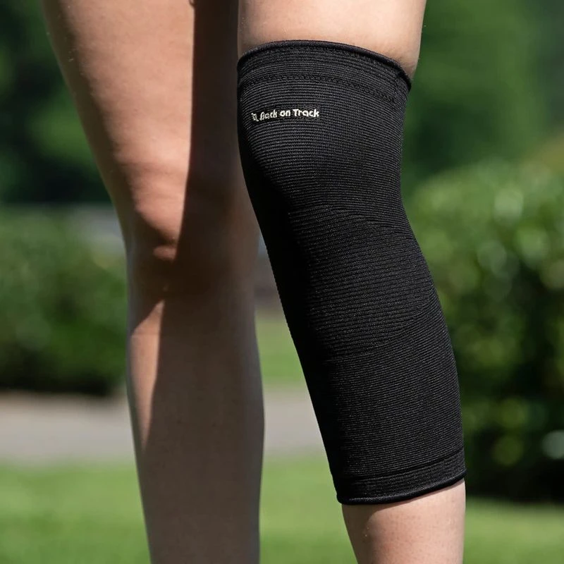Back On Track Classic Line Therapueutic 2 Way Stretch Knee Brace - Black 2 Back On Track Classic Line Therapueutic 2 Way Stretch Knee Brace - Black - Image 2