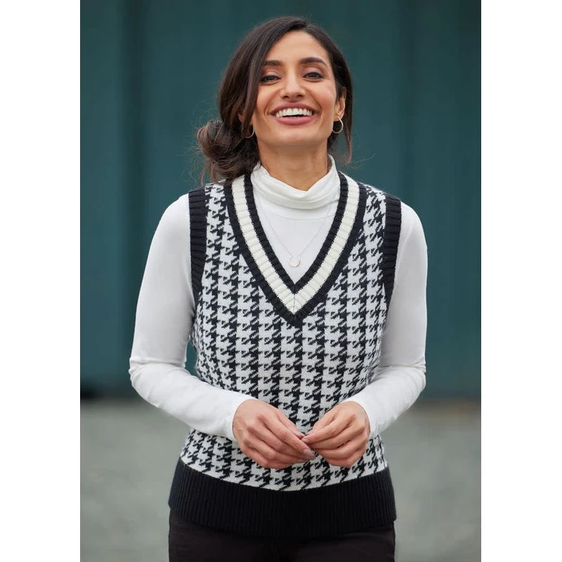 EQL Women's Houndstooth Sweater Vest - Black/Soft White 6 EQL Women's Houndstooth Sweater Vest - Black/Soft White - Image 6